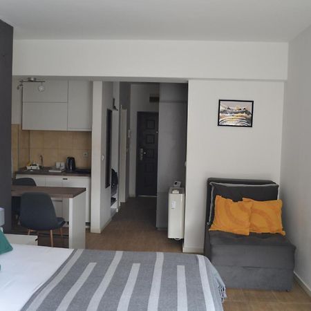 Urban Apartment Ni Esterno foto
